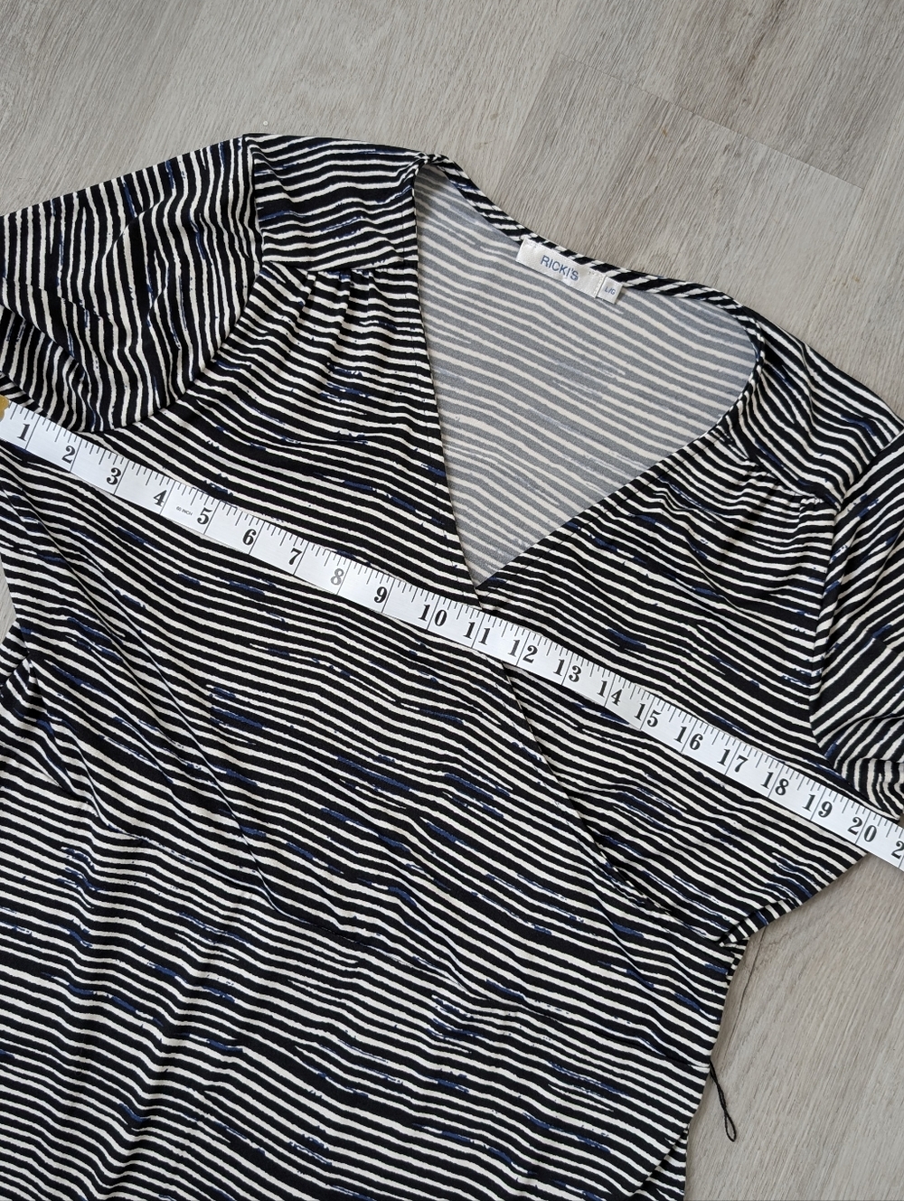 Ricki's Black White Striped V-Neck Stretchy Flowy Casual Midi Dress Size L - Picture 8 of 11